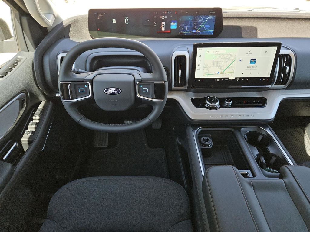 2025 Ford Expedition photo 4