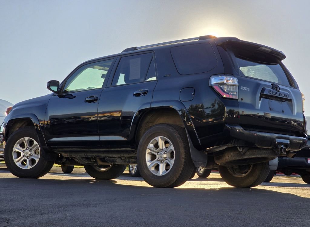 2022 Toyota 4Runner SR5 photo 4