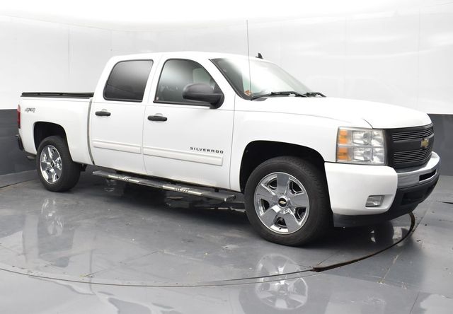 2011 Chevrolet Silverado 1500 LT photo 3