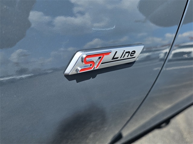 2025 Ford Escape ST-Line photo 11