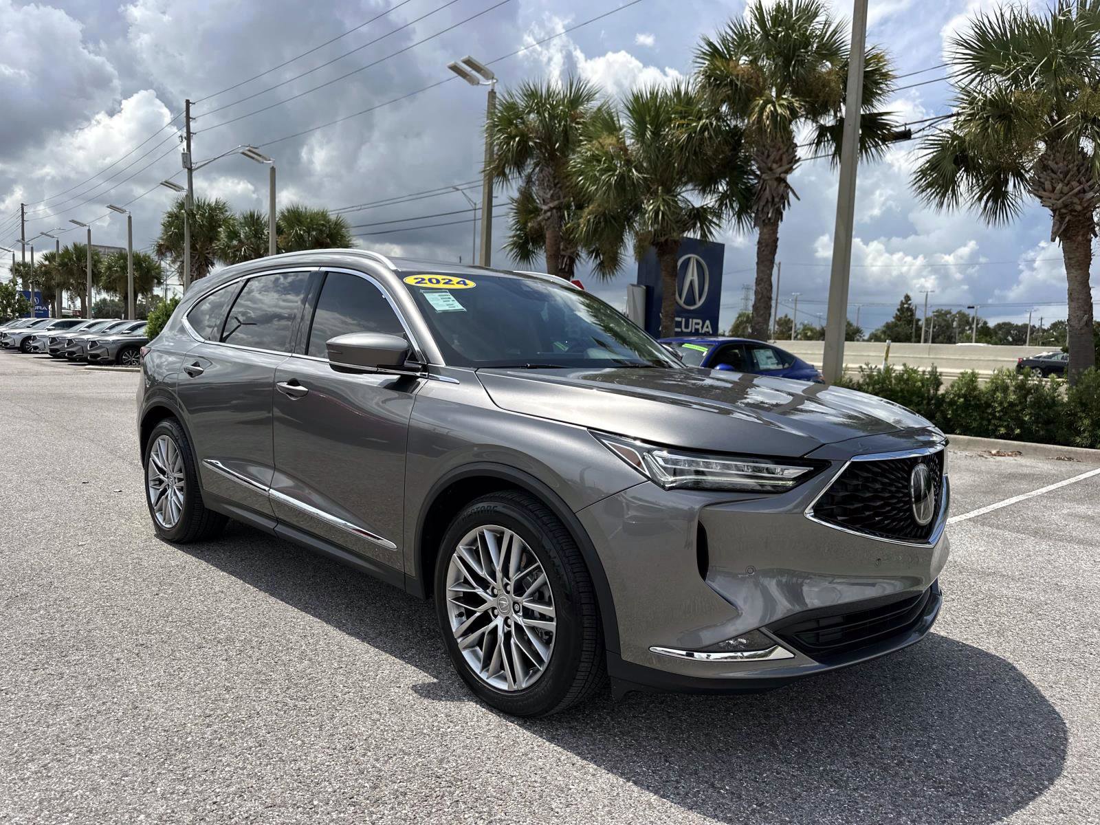 2024 Acura MDX SH-AWD Advance photo 2