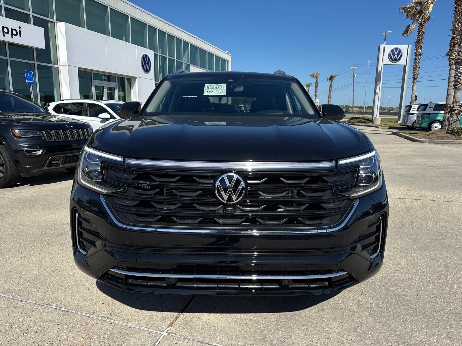 2025 Volkswagen Atlas SEL Premium R-Line photo 2