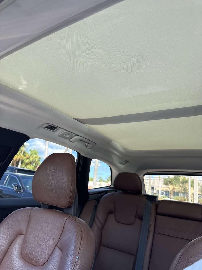 2019 Volvo XC60 T5 Momentum photo 20