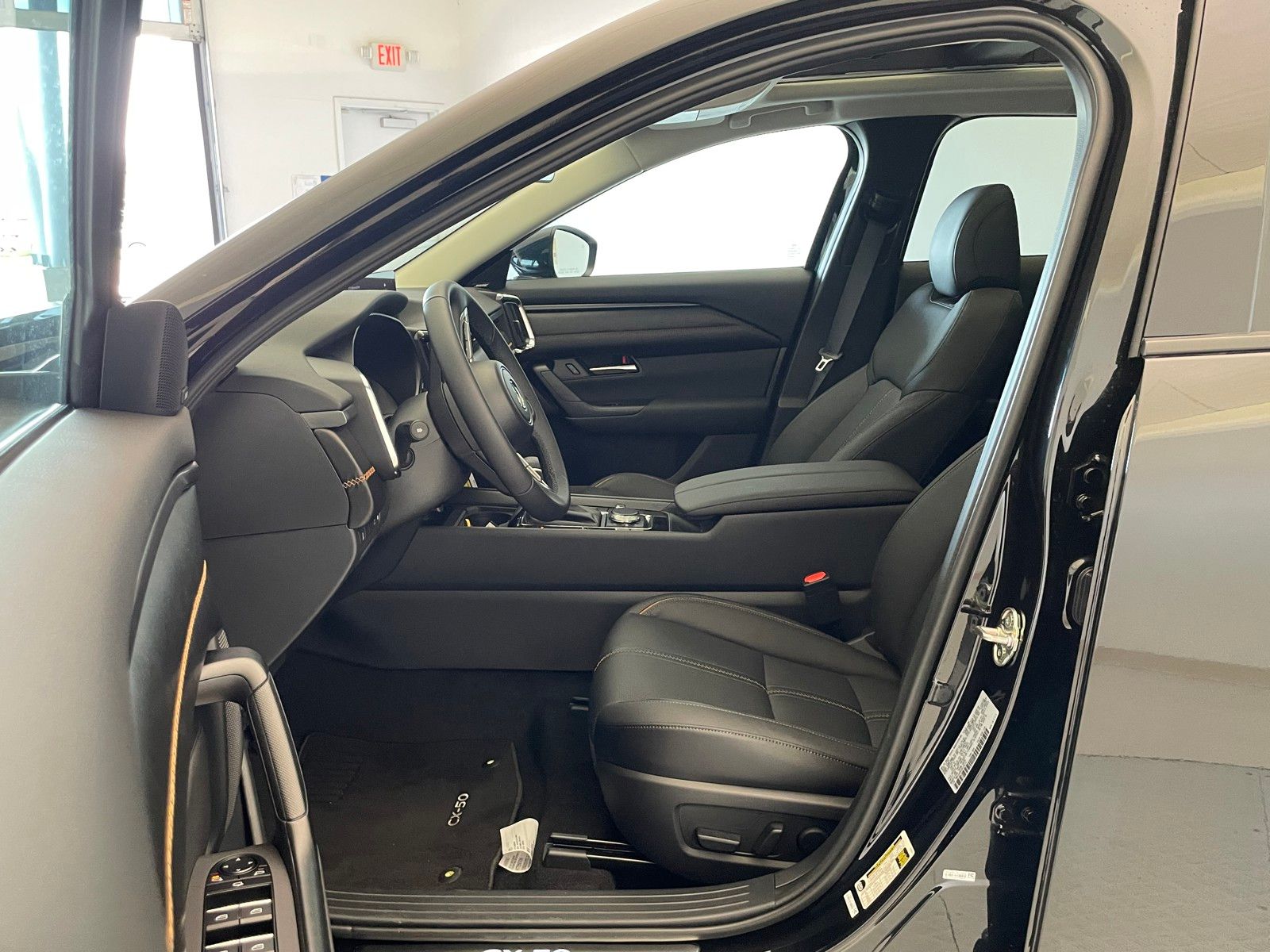 2025 Mazda CX-50 Premium Plus photo 13