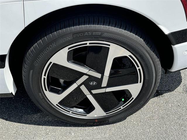 2026 Hyundai Ioniq photo 16
