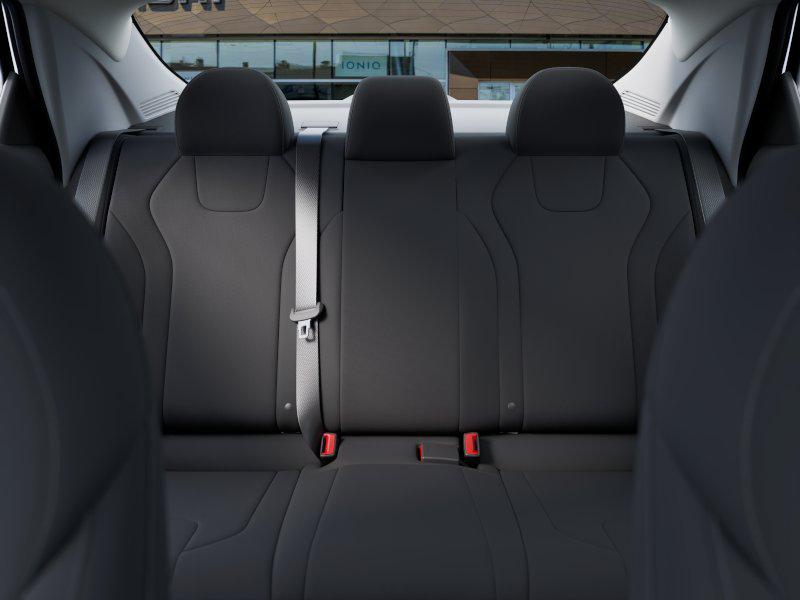 2025 Hyundai Elantra SE photo 12