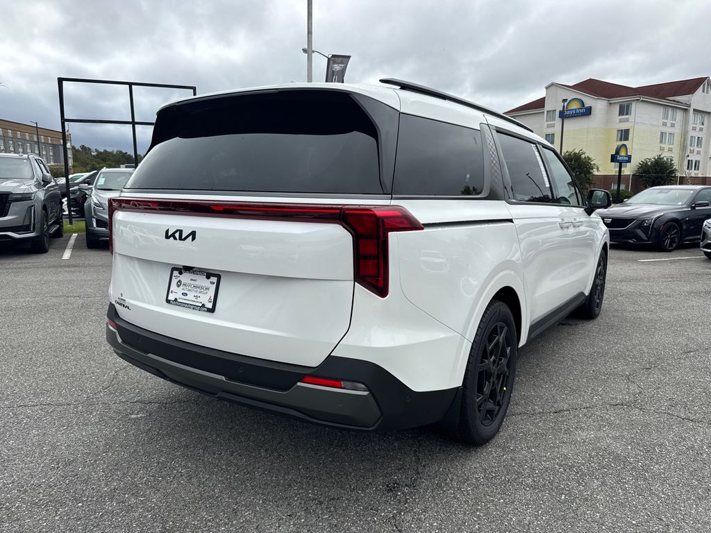 2026 Kia Carnival SX photo 3