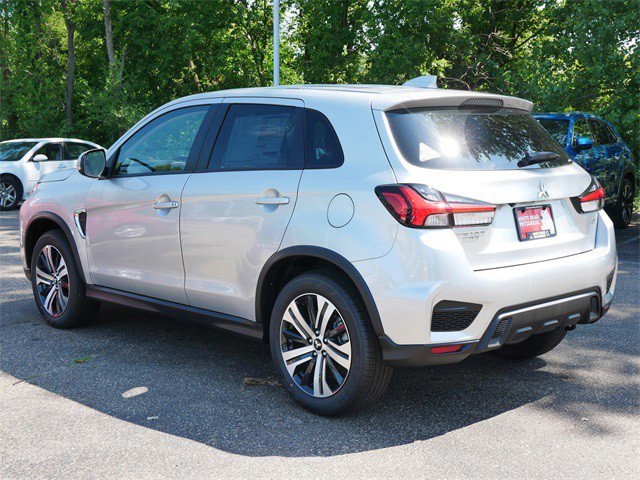 2025 Mitsubishi Outlander Sport SE photo 2