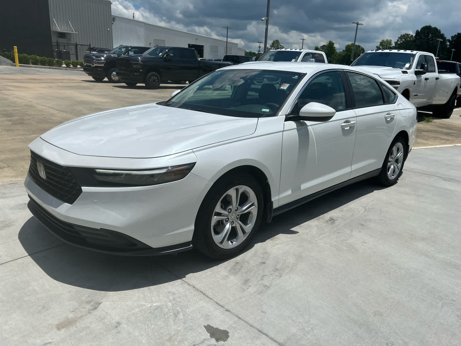 2023 Honda Accord LX photo 4