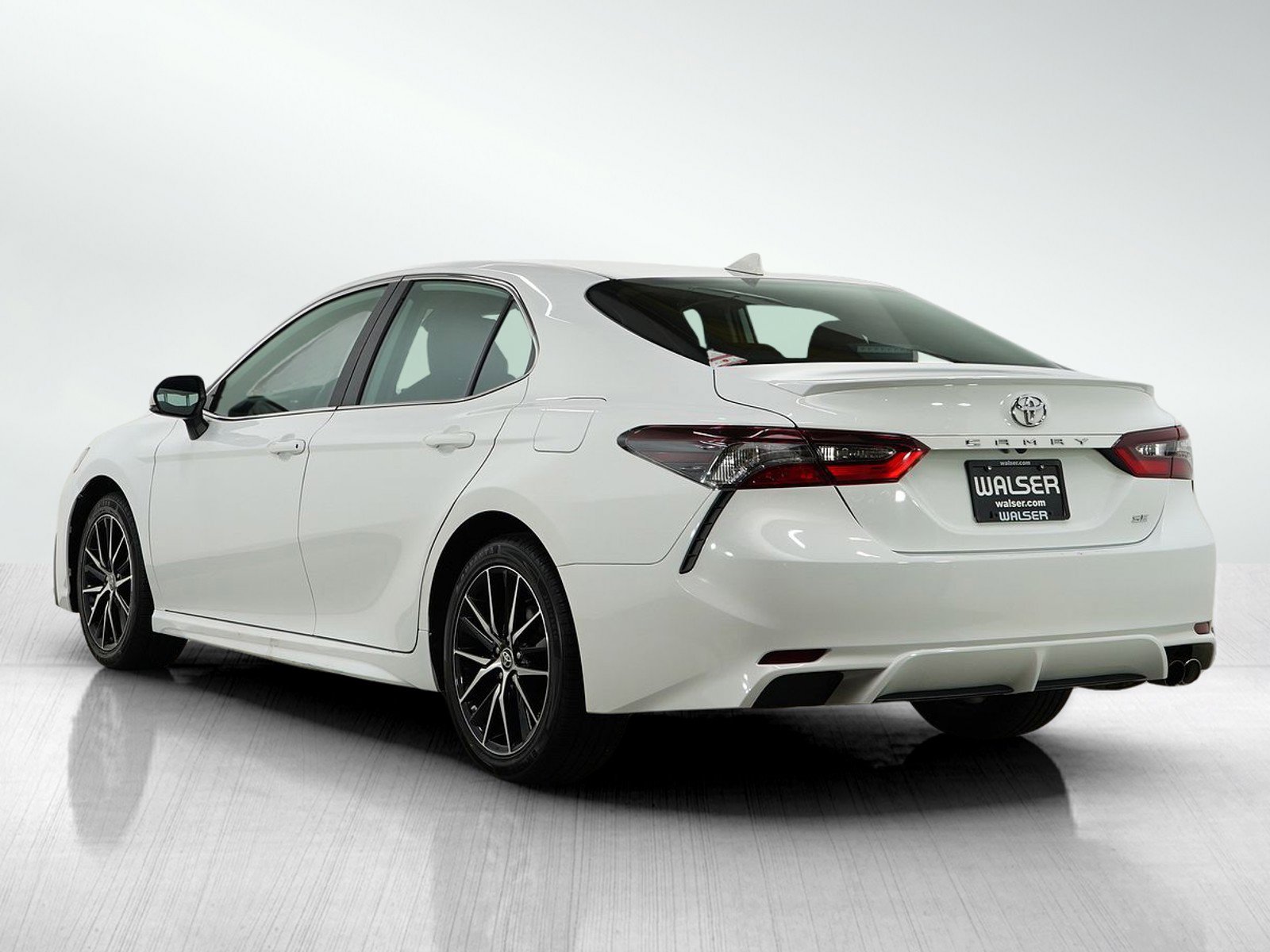 2024 Toyota Camry SE photo 3