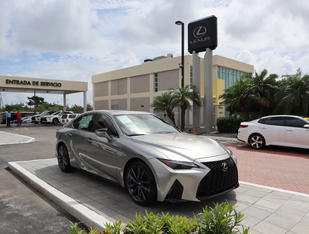 2025 Lexus IS 300 F SPORT photo 3