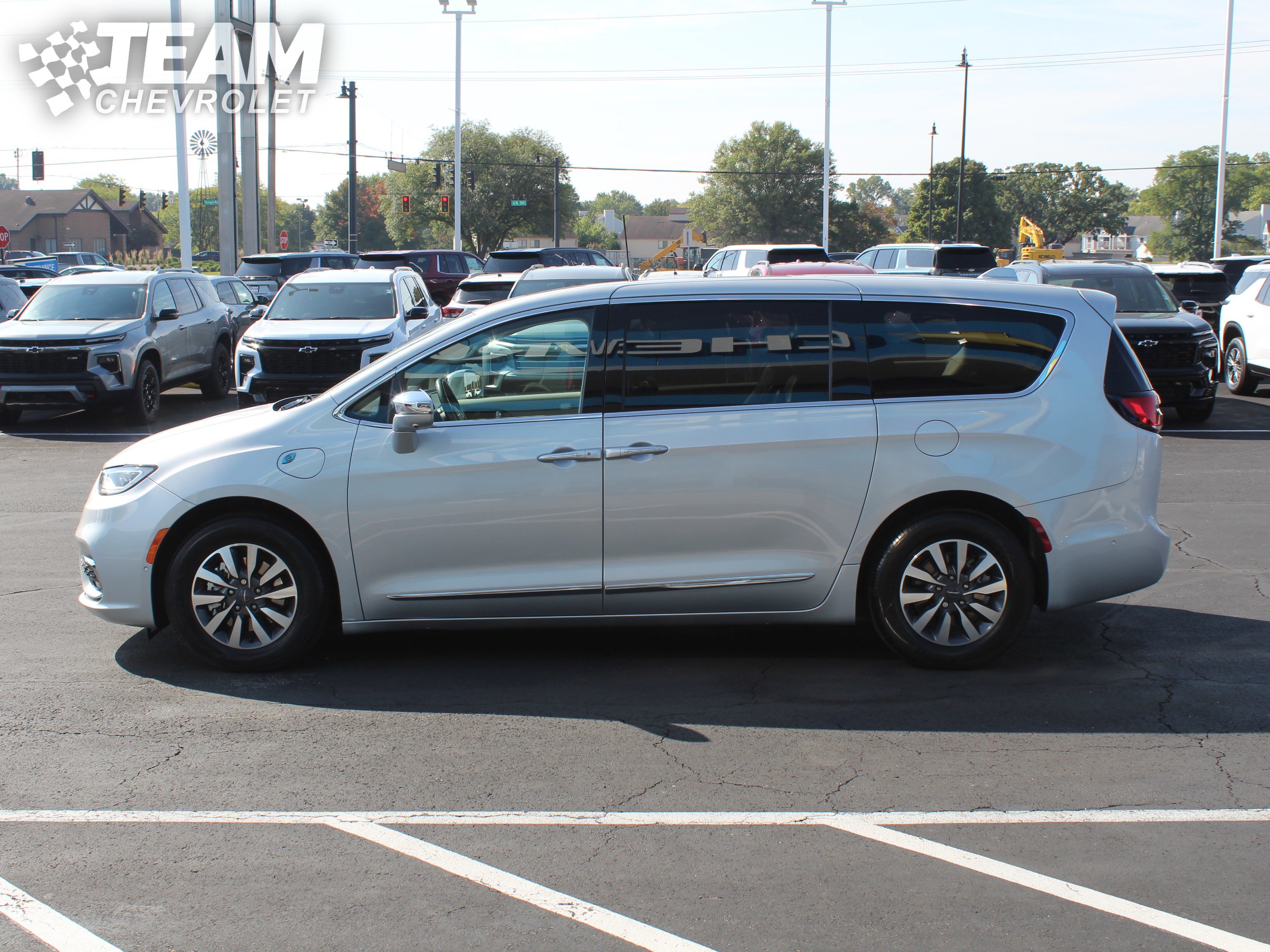 2022 Chrysler Pacifica Hybrid Limited photo 7