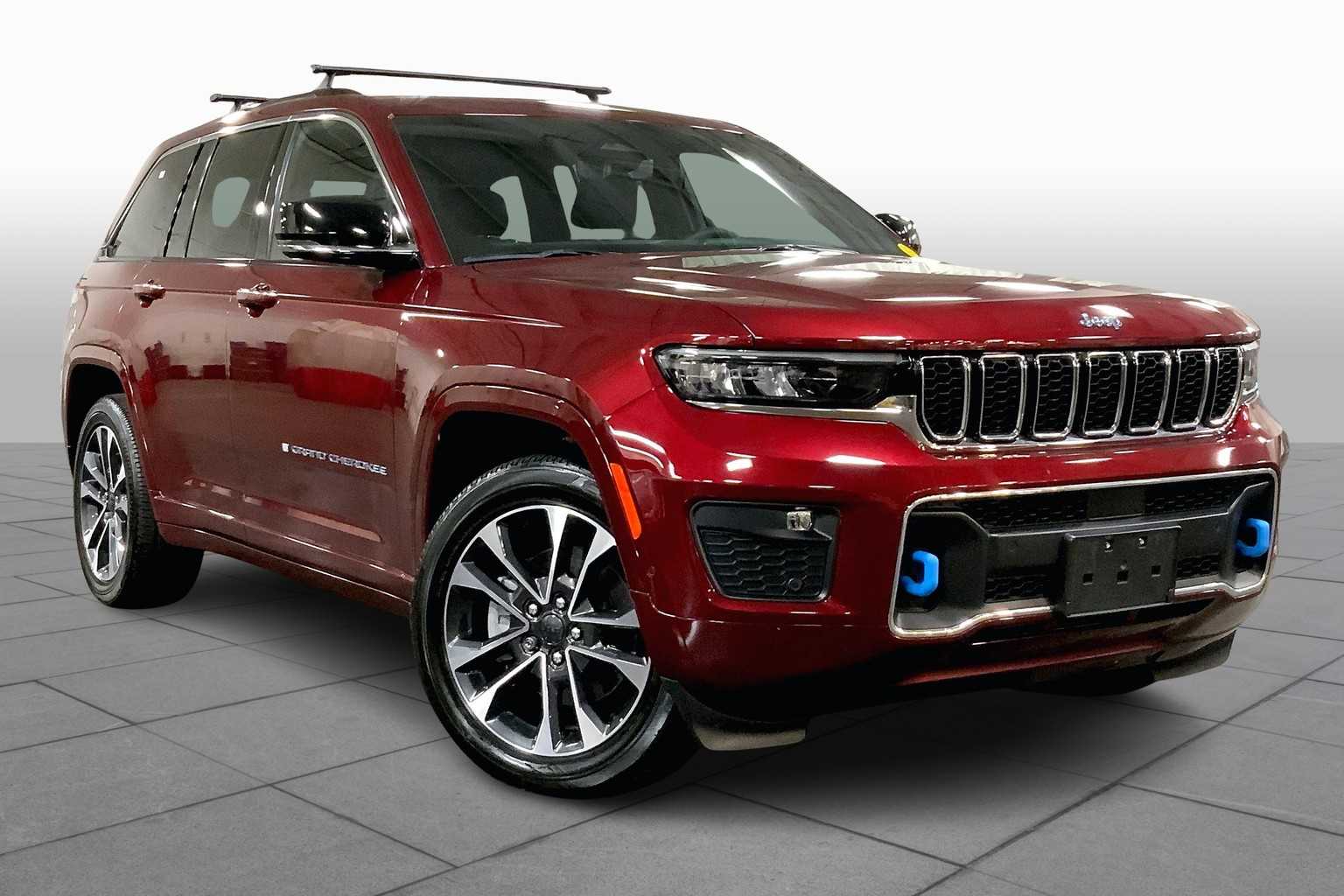 2023 Jeep Cherokee 4xe Overland photo 2