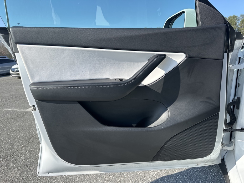 Used 2021 White Tesla Long Range image 26