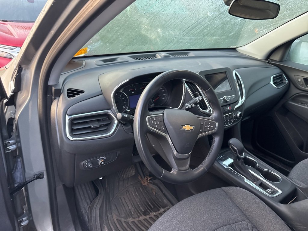 2023 Chevrolet Equinox LT photo 2