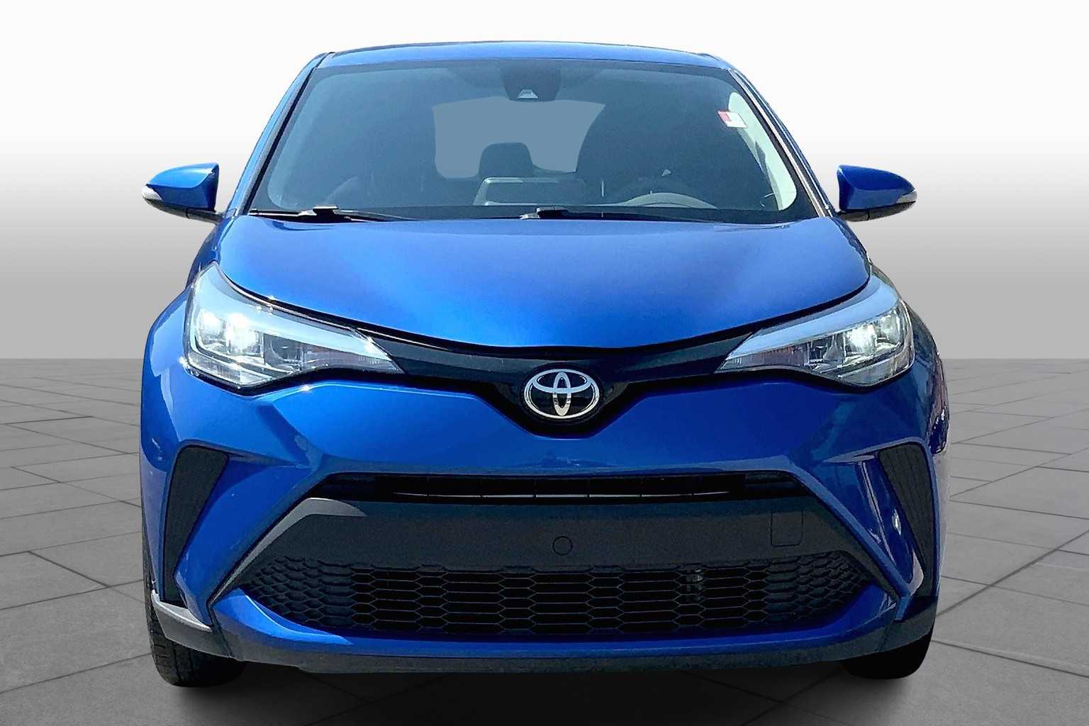 2020 Toyota C-HR LE photo 3