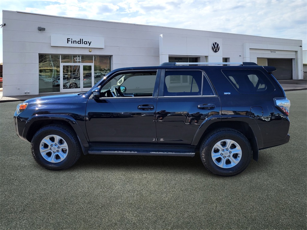 2019 Toyota 4Runner SR5 photo 6