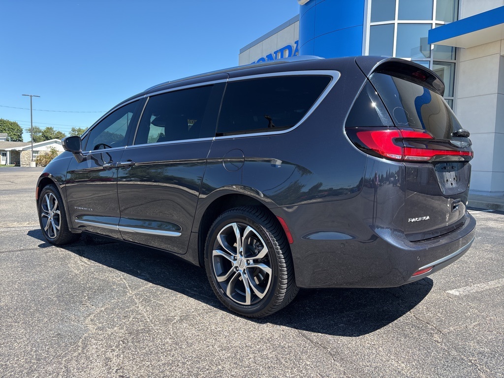 2021 Chrysler Pacifica Pinnacle photo 3