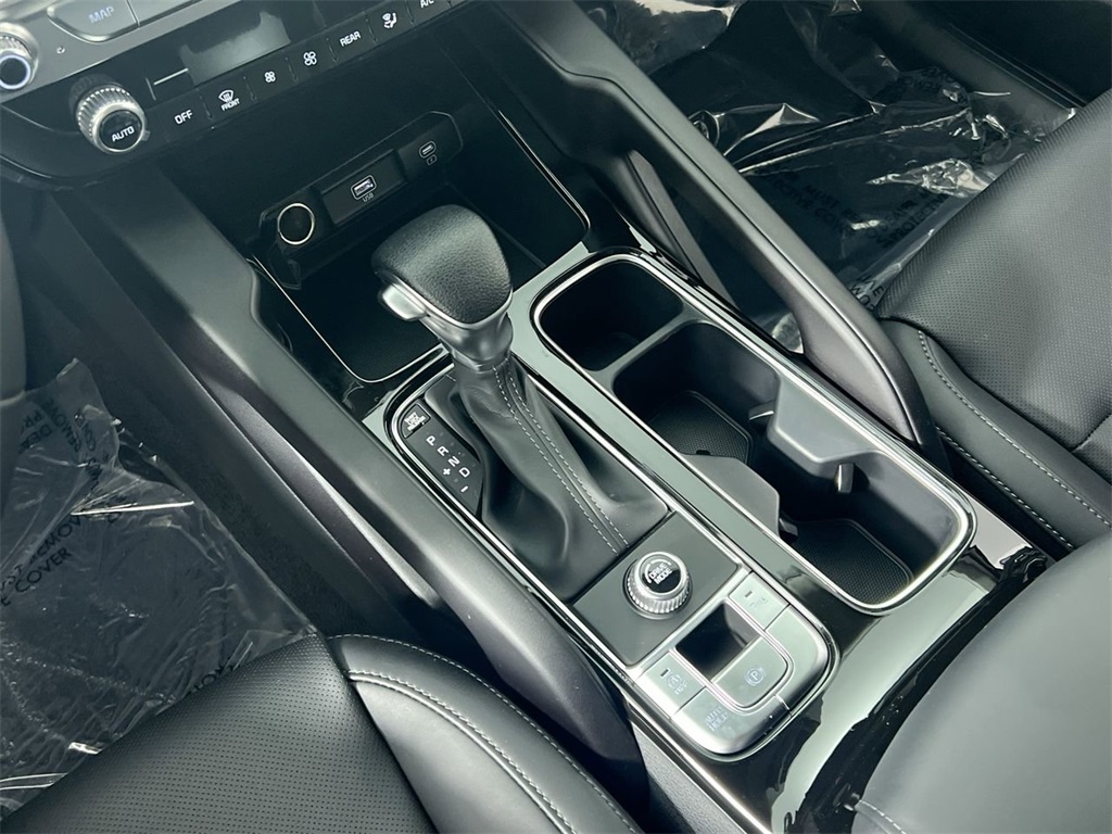 2025 Kia Telluride LX photo 19