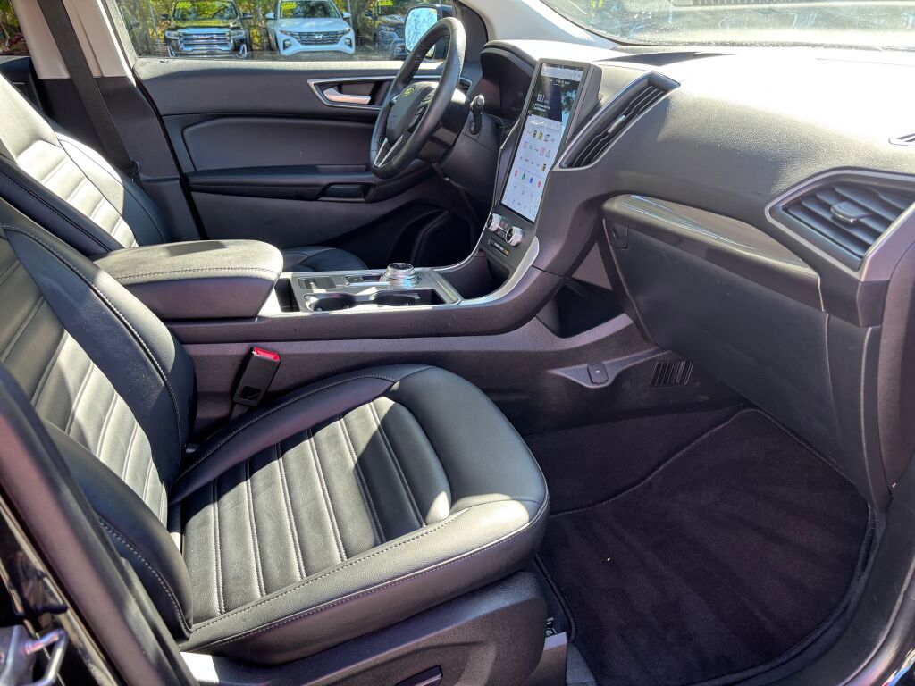 2023 Ford Edge SEL photo 13