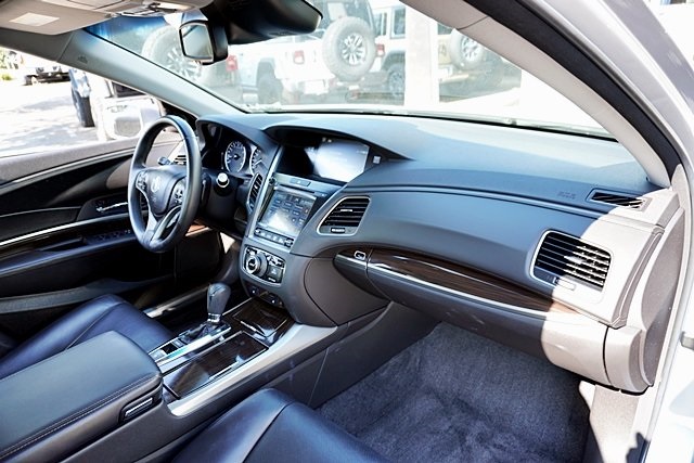 2017 Acura RLX Technology photo 9