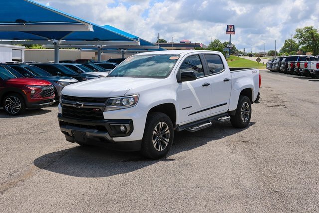 Used 2022 Summit White Chevrolet Z71 image 3