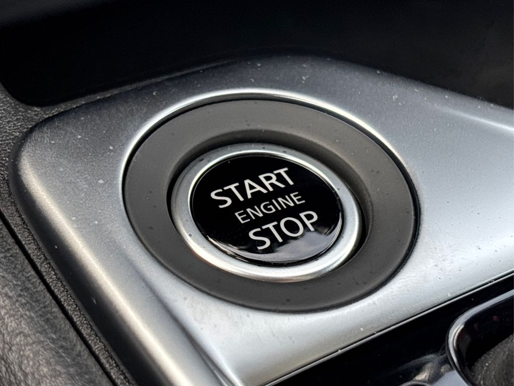 2025 Nissan Sentra SR photo 14