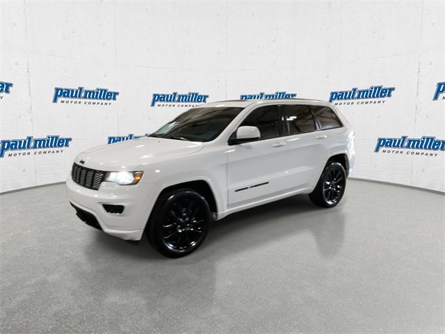 2020 Jeep Grand Cherokee Altitude photo 4