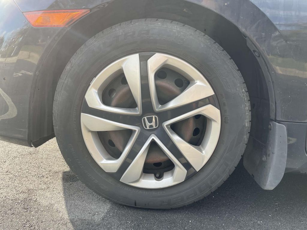 2017 Honda Civic LX photo 4