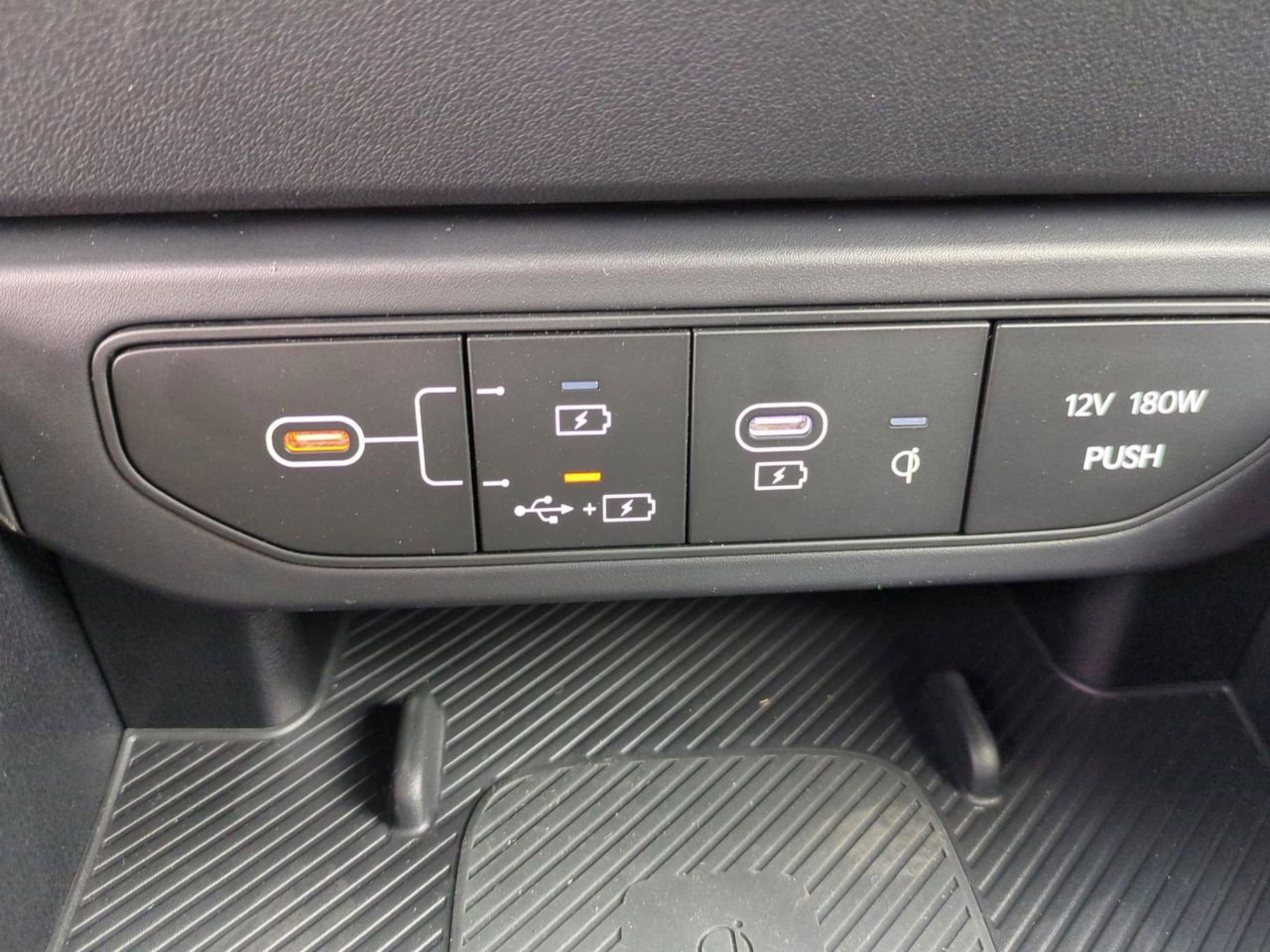 2025 Kia K4 GT-Line photo 19