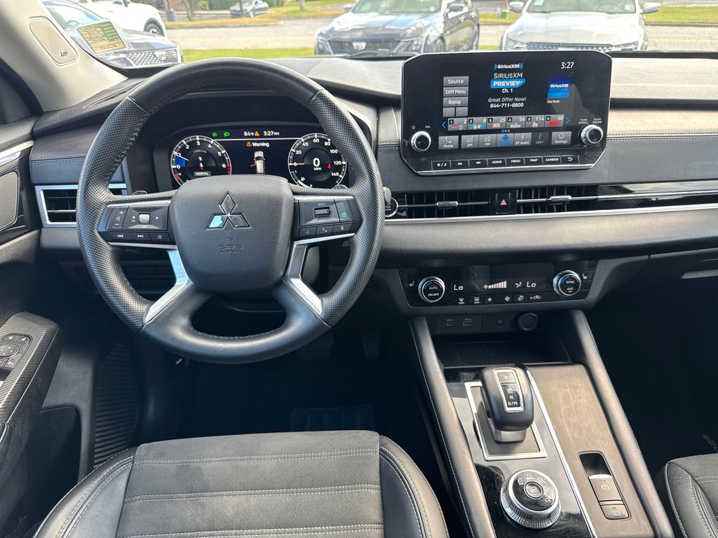 2024 Mitsubishi Outlander SE photo 23