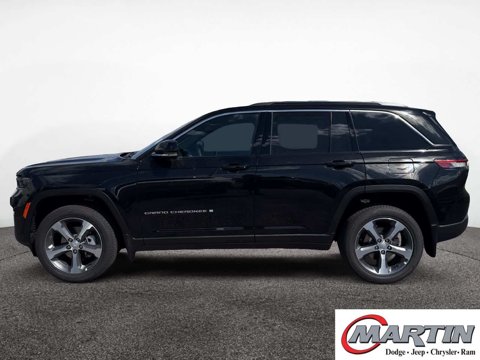 2025 Jeep Grand Cherokee Limited photo 2