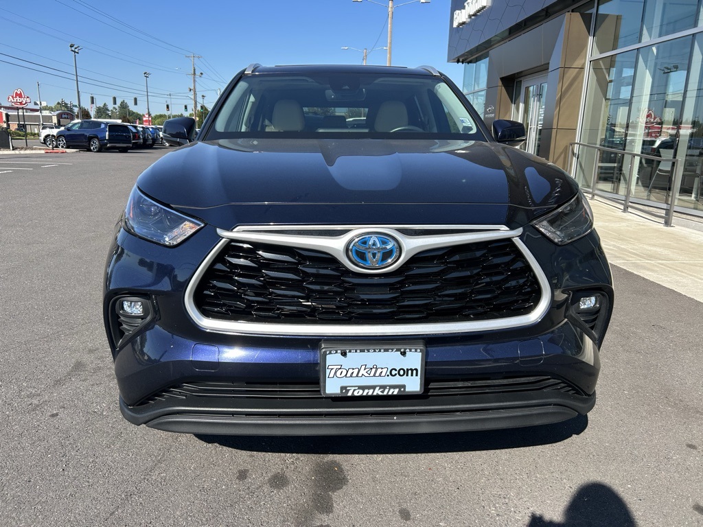 2022 Toyota Highlander Hybrid XLE photo 2