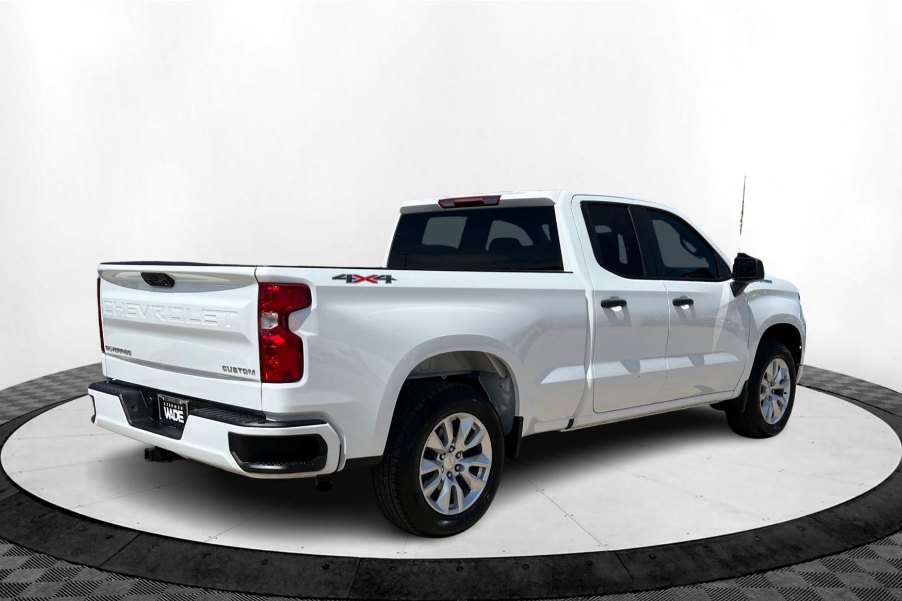 2025 Chevrolet Silverado 1500 Custom photo 5