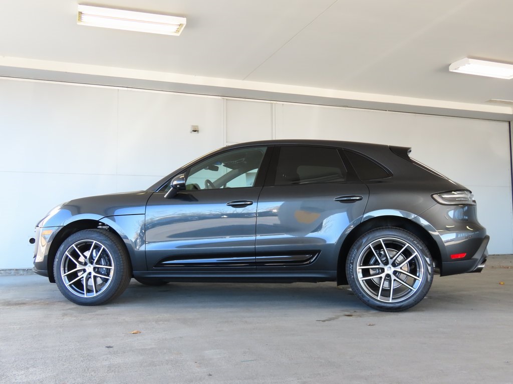 2025 Porsche Macan T photo 2
