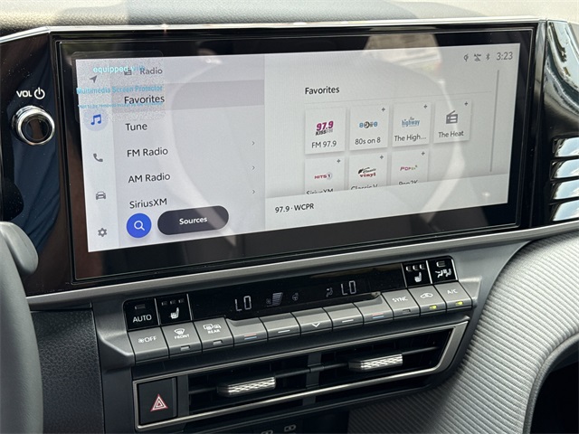 2025 Toyota Camry SE photo 22