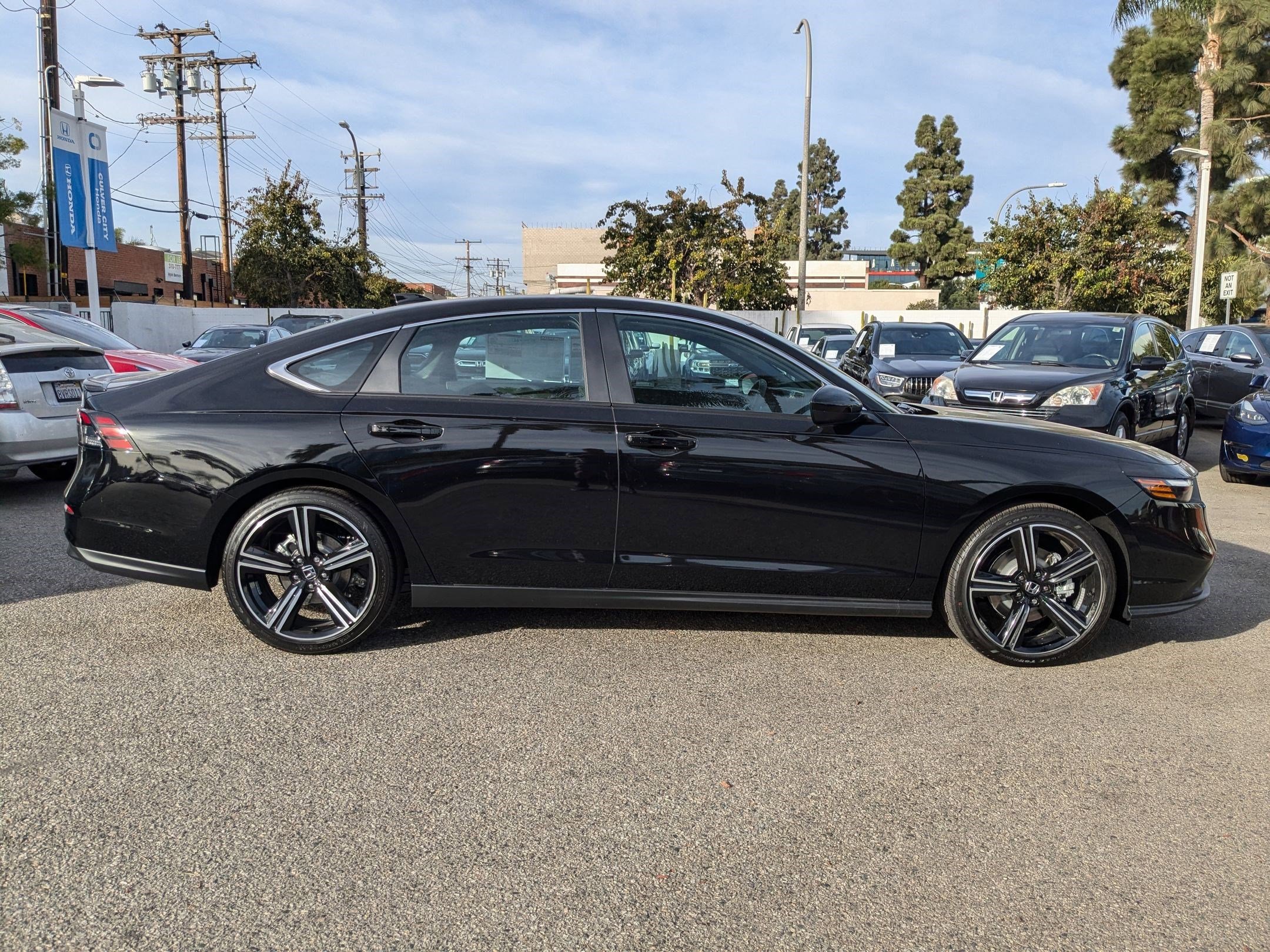 2025 Honda Accord Hybrid Sport photo 2
