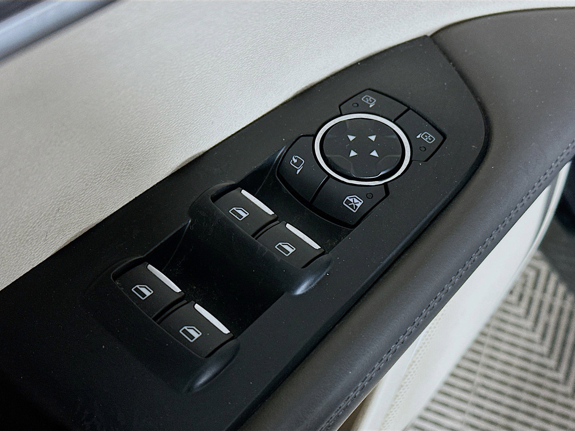 2016 Lincoln MKX Reserve photo 17