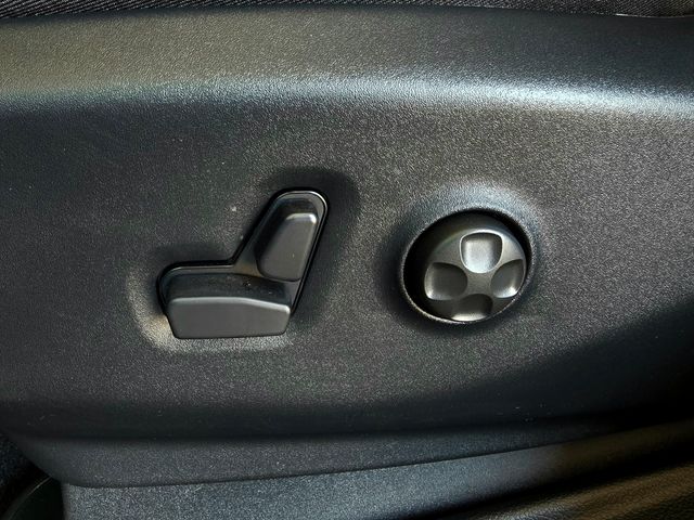 2025 Chrysler Pacifica photo 15