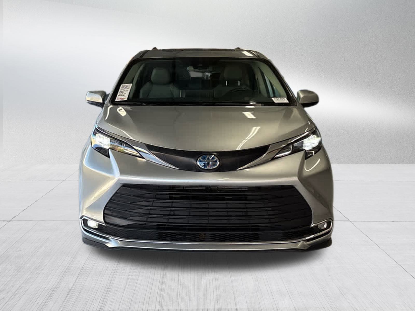 Used 2024 Toyota Sienna XLE with VIN 5TDYRKECXRS185742 for sale in Golden Valley, Minnesota