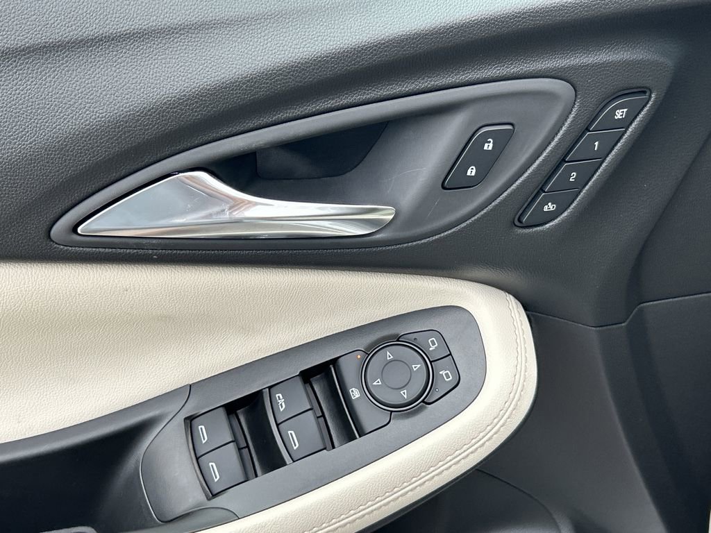 2026 Buick Encore GX Avenir photo 19