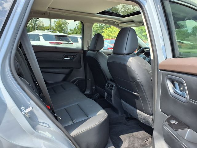 2023 Nissan Rogue SL photo 17