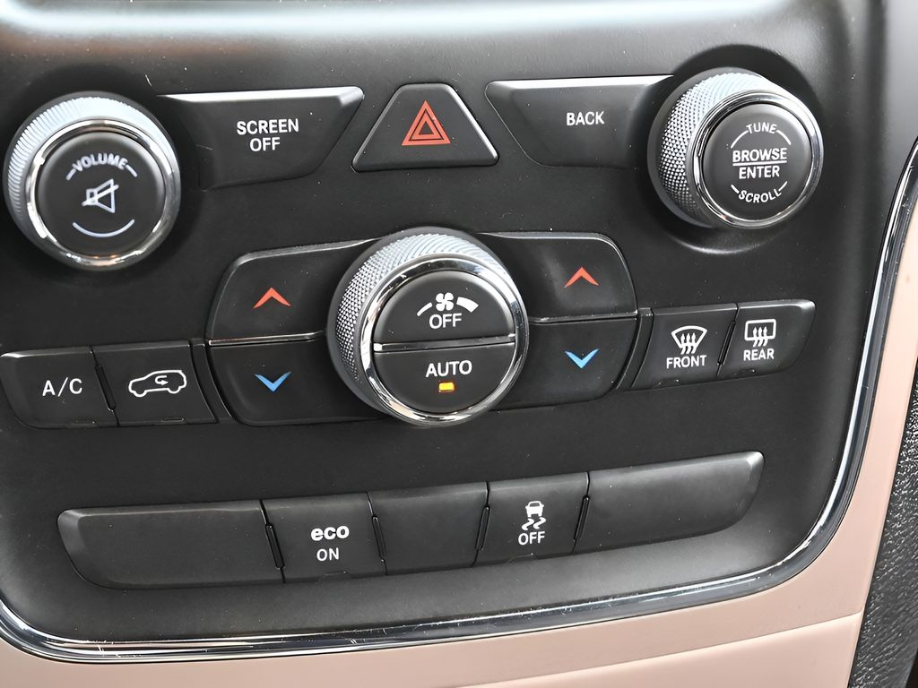 2015 Jeep Grand Cherokee Laredo photo 13