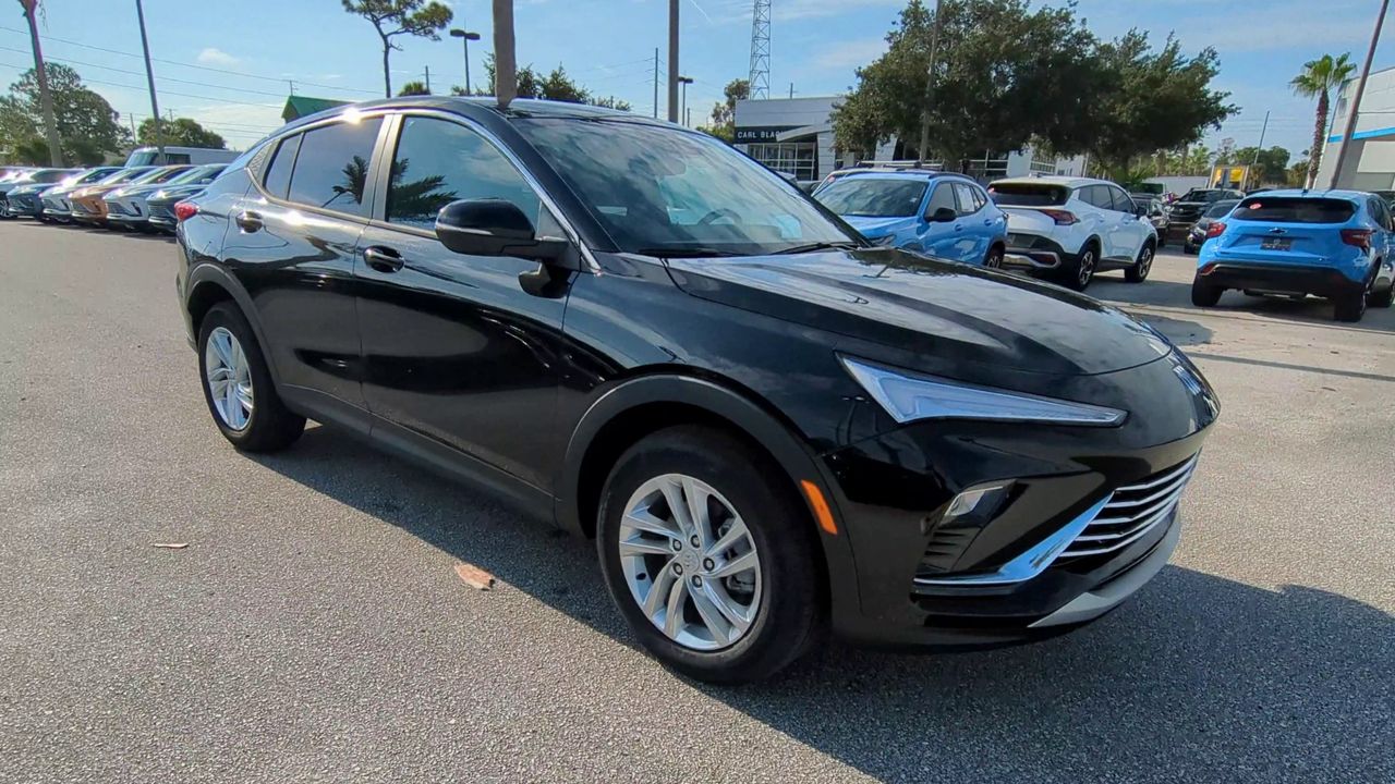 2025 Buick Envista Preferred photo 2