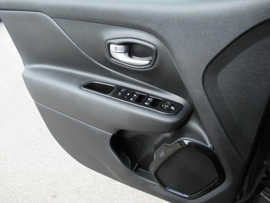 2023 Jeep Renegade Altitude photo 25