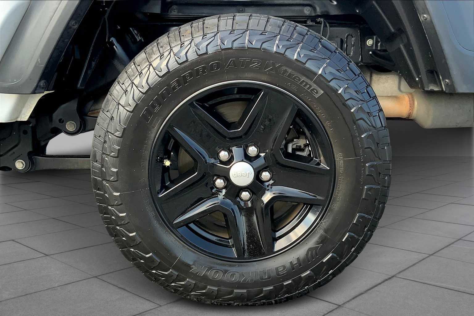 2020 Jeep Gladiator Sport S photo 9