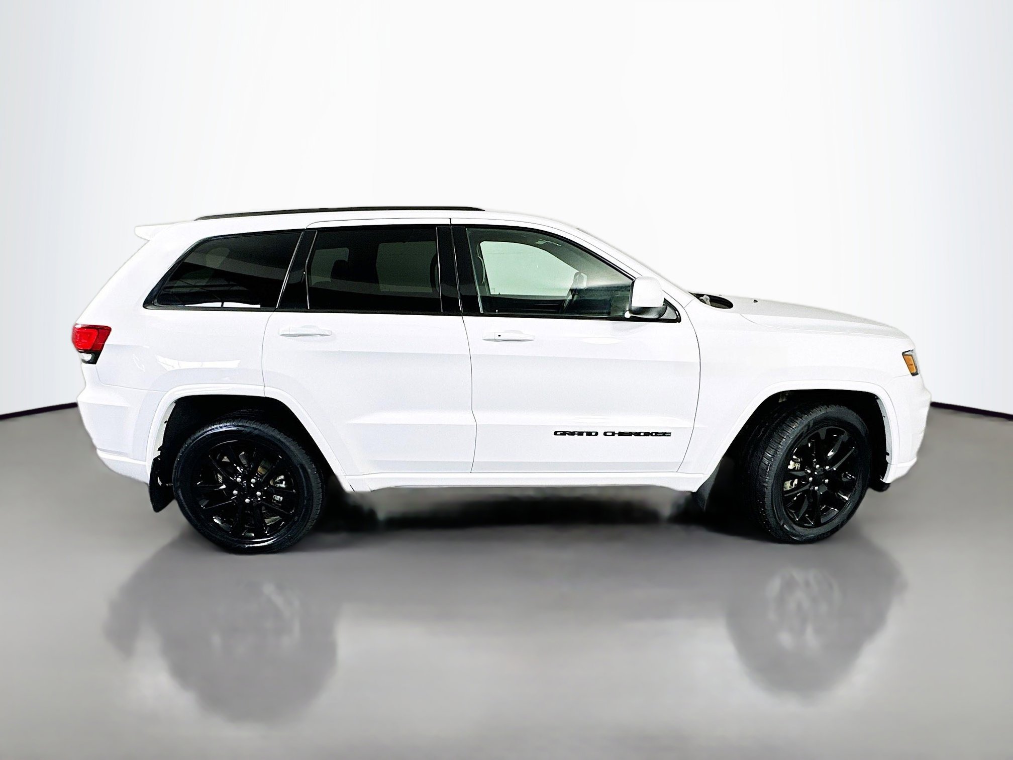 2021 Jeep Grand Cherokee Laredo X photo 5