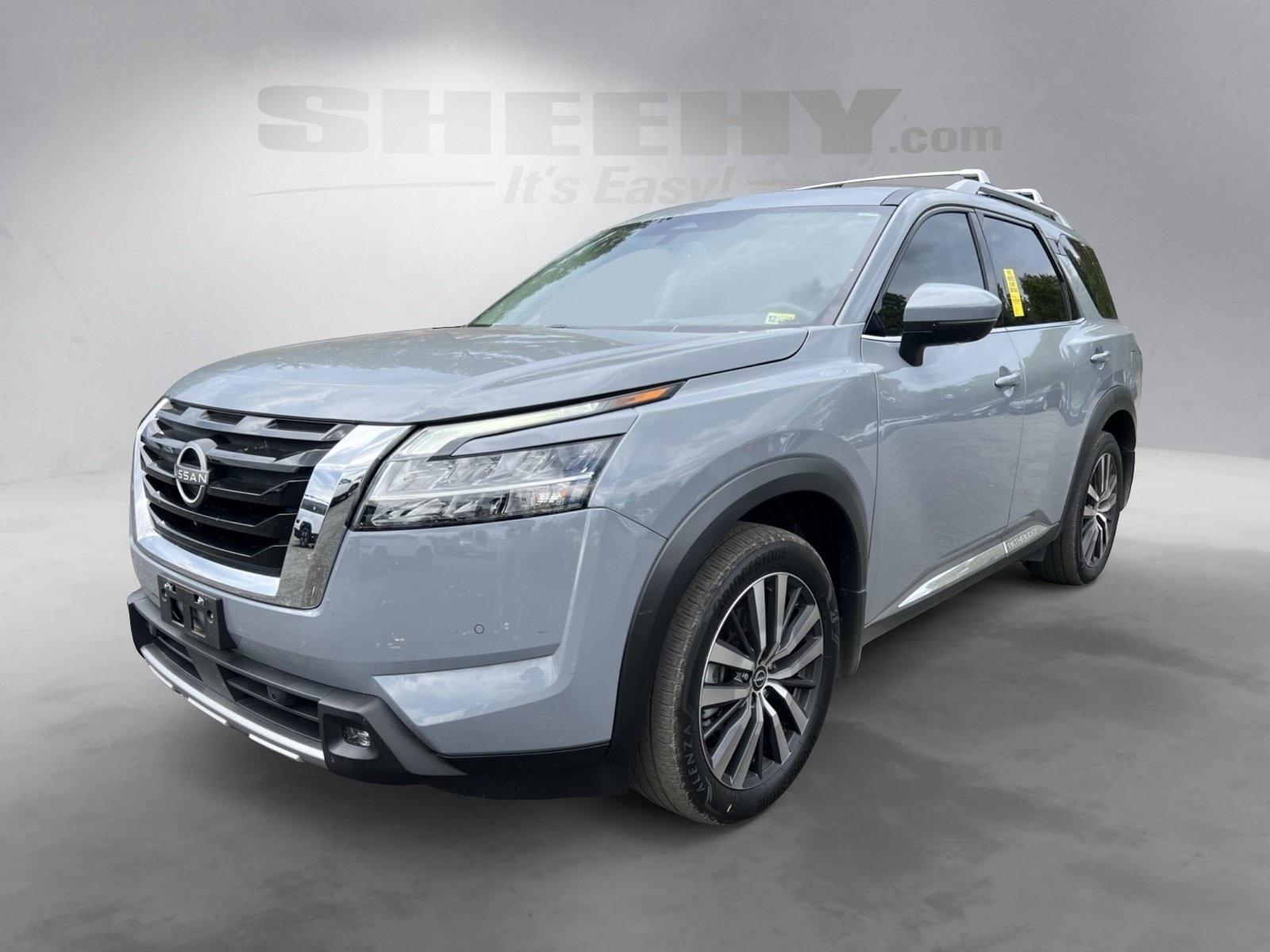 2022 Nissan Pathfinder Platinum photo 15