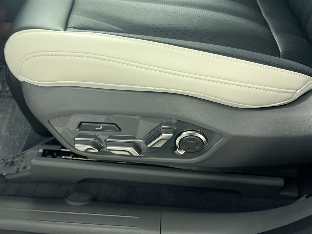 2026 Kia EV9 GT-Line AWD photo 10