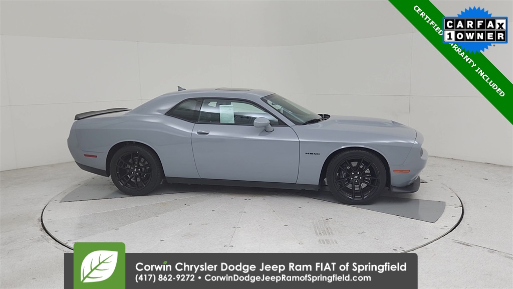 2022 Dodge Challenger R/T photo 16
